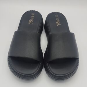 Rouge Helium Black Slide Sandals